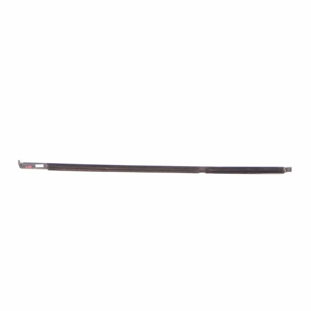 Mercedes W177 Joint vitre arrière gauche Chrome - SKU A1777350300 - Numéro de pièce A1777350300