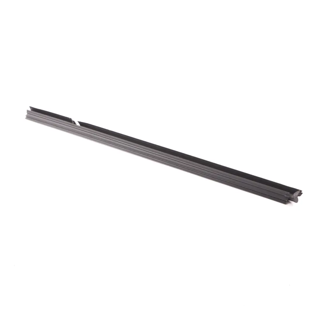Guarnizione Finestra Posteriore Sinistra Striscia per Mercedes W177 con numero di parte A1777350900 Mercedes W177 Guarnizione Finestra Posteriore Sinistra Striscia - SKU A1777350900 - Numero di parte A1777350900