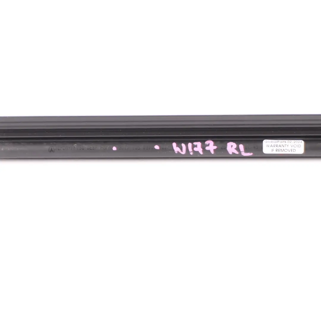 Guarnizione Finestra Posteriore Sinistra Striscia per Mercedes W177 con numero di parte A1777350900 Mercedes W177 Guarnizione Finestra Posteriore Sinistra Striscia - SKU A1777350900 - Numero di parte A1777350900