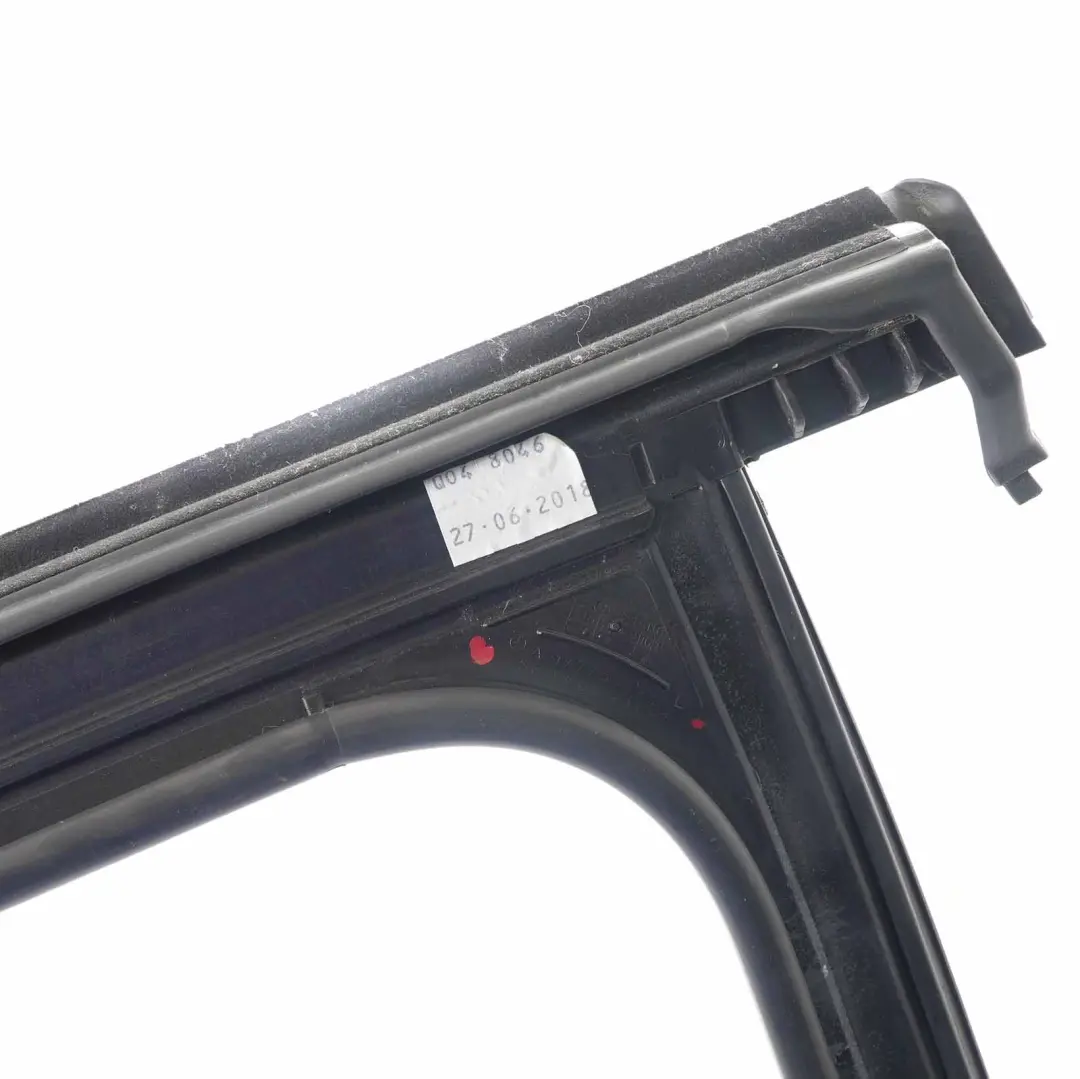 Sellado Ventana Trasera Izquierda Junta Marco Puerta para Mercedes W177 con número de pieza A1777351300 Mercedes W177 Sellado Ventana Trasera Izquierda Junta Marco Puerta - SKU A1777351300 - Número de pieza A1777351300