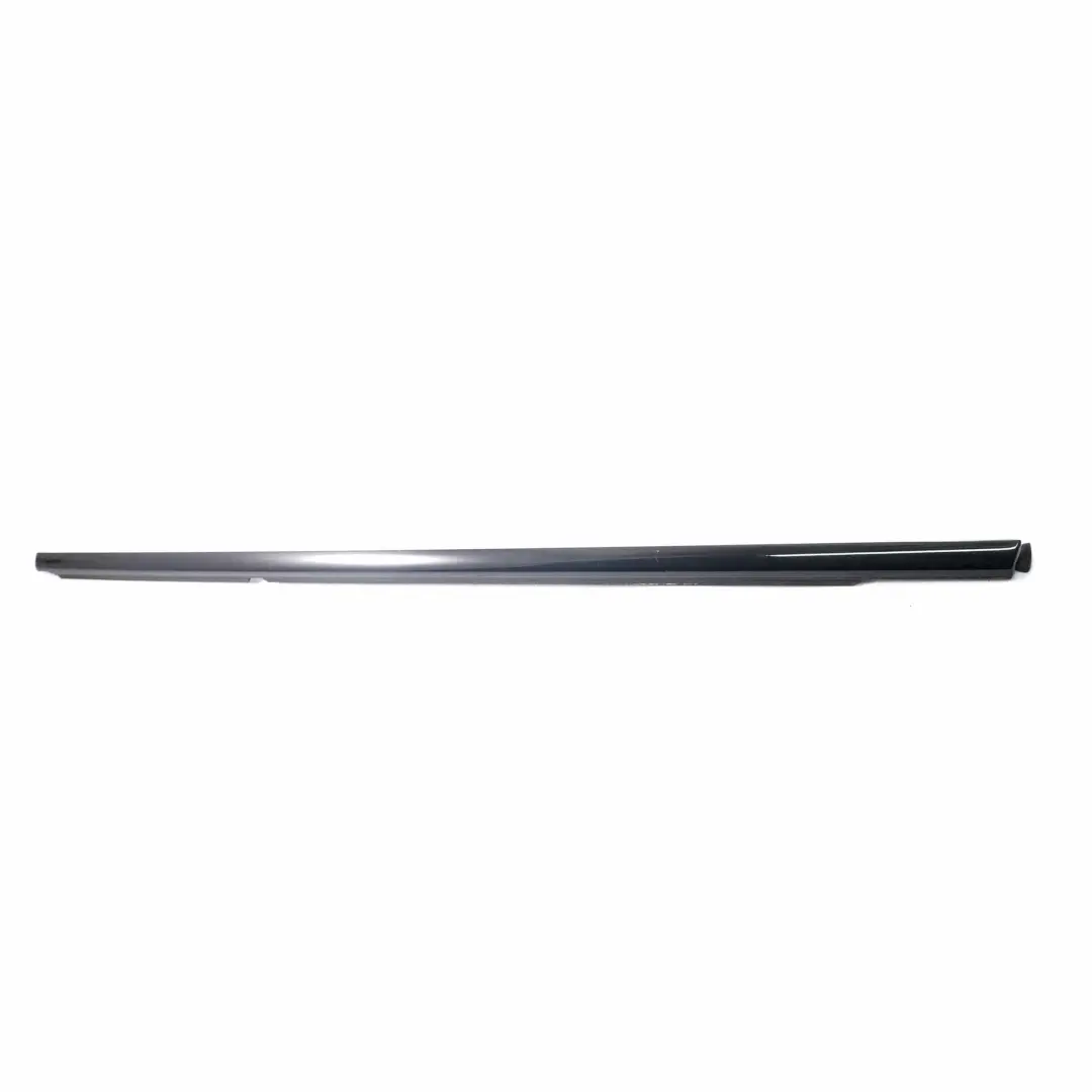 Mercedes W177 Striscia di tenuta porta posteriore sinistra montaggio finestrino - SKU A1777354100 - Numero di parte A1777354100