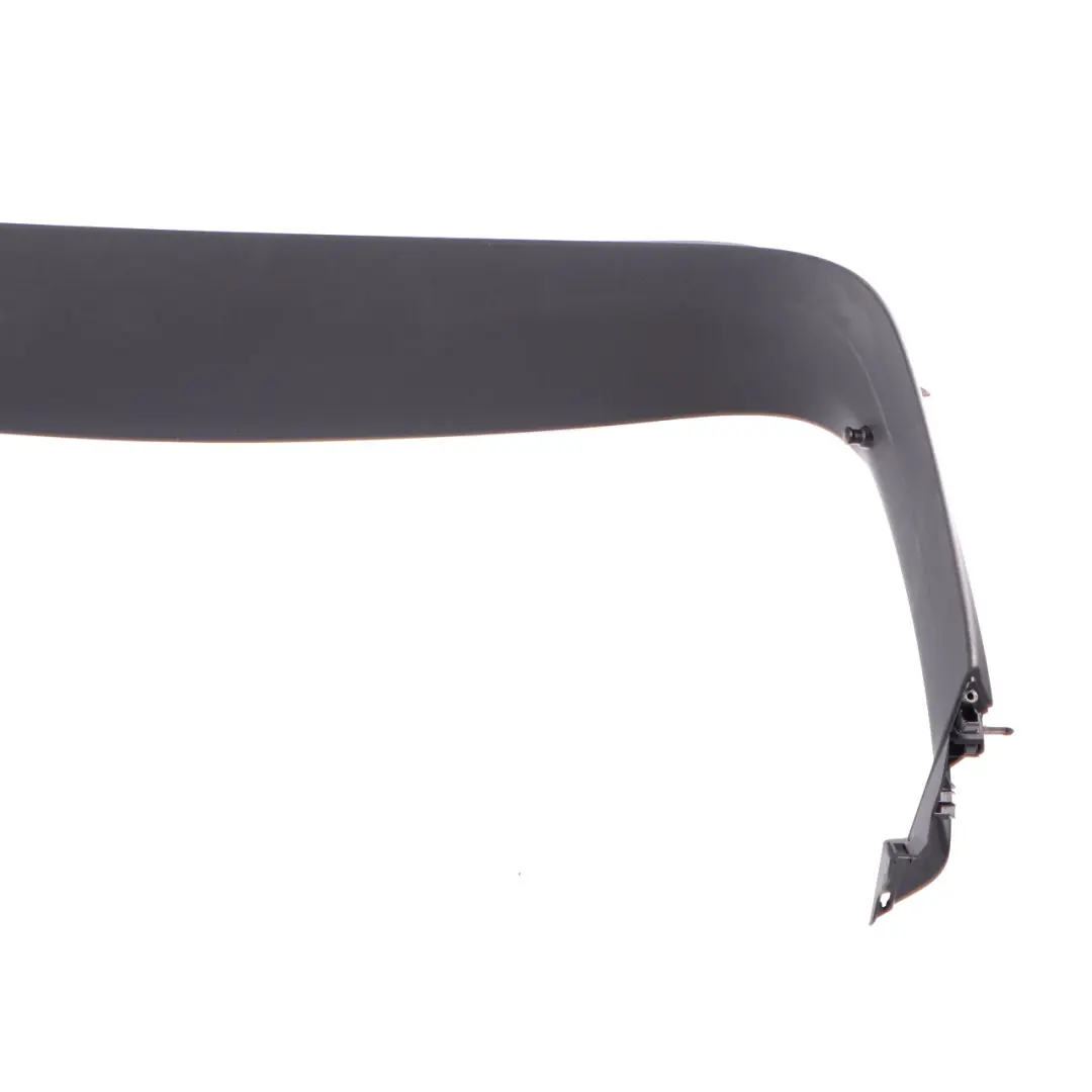 Listwa Ramka Osłona Klapy Bagażnika Górna Czarna do Mercedes W177 o numerze A1777400600 Mercedes W177 Listwa Ramka Osłona Klapy Bagażnika Górna Czarna - SKU A1777400600 - Numer Części A1777400600