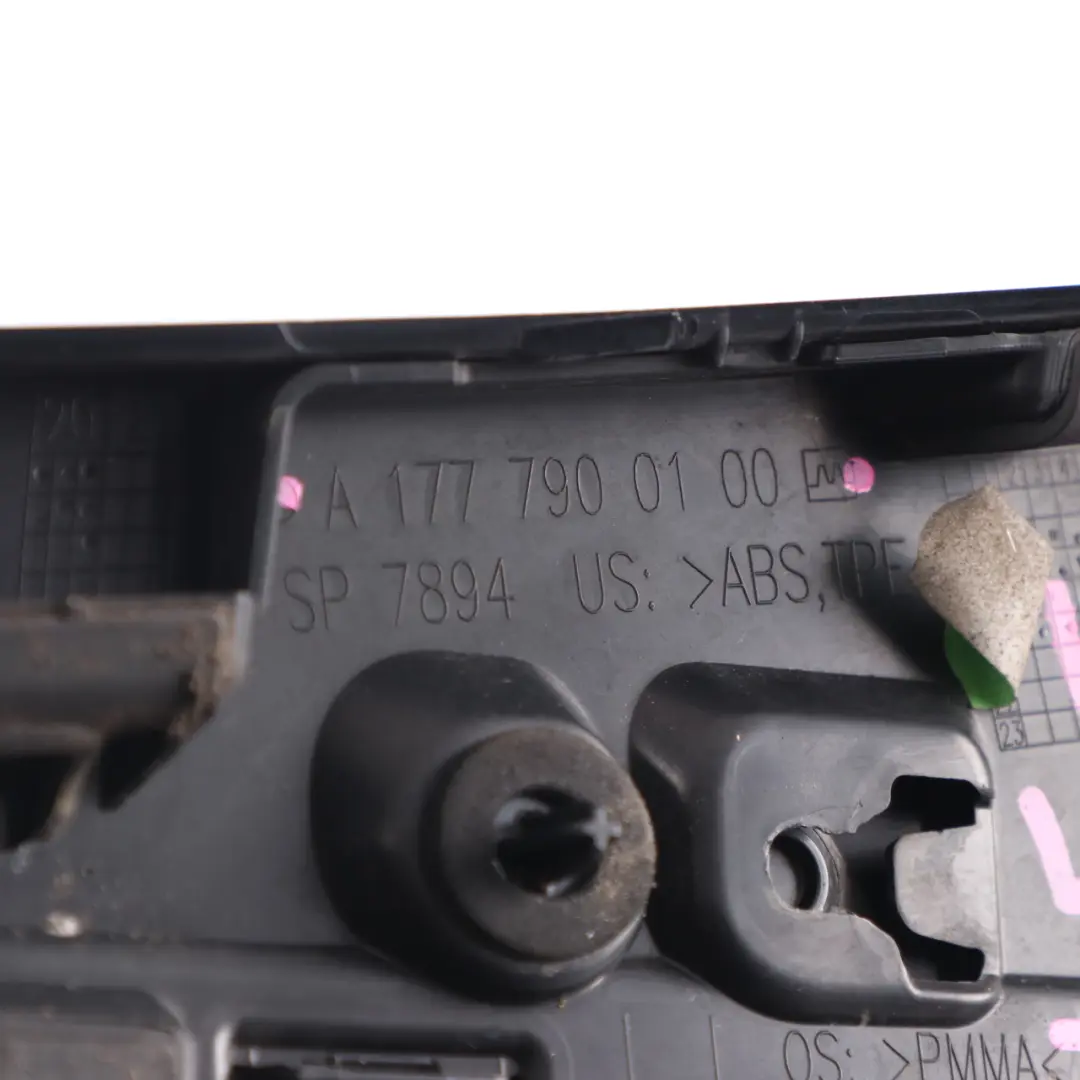 Listwa Mocowania Spoilera Klapy Bagażnika Lewa do Mercedes W177 o numerze A1777900100 Mercedes W177 Listwa Mocowania Spoilera Klapy Bagażnika Lewa - SKU A1777900100 - Numer Części A1777900100