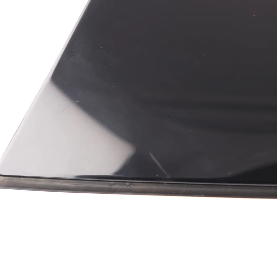 Listwa Mocowania Spoilera Klapy Bagażnika Lewa do Mercedes W177 o numerze A1777900100 Mercedes W177 Listwa Mocowania Spoilera Klapy Bagażnika Lewa - SKU A1777900100 - Numer Części A1777900100