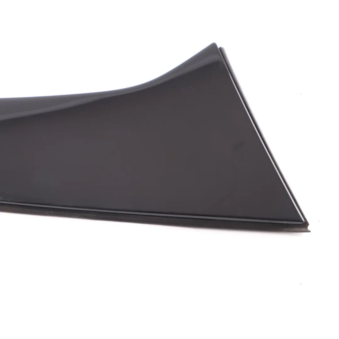 Mercedes W177 Coffre de hayon arrière droit Cache panneau garniture - SKU A1777900200 - Numéro de pièce A1777900200