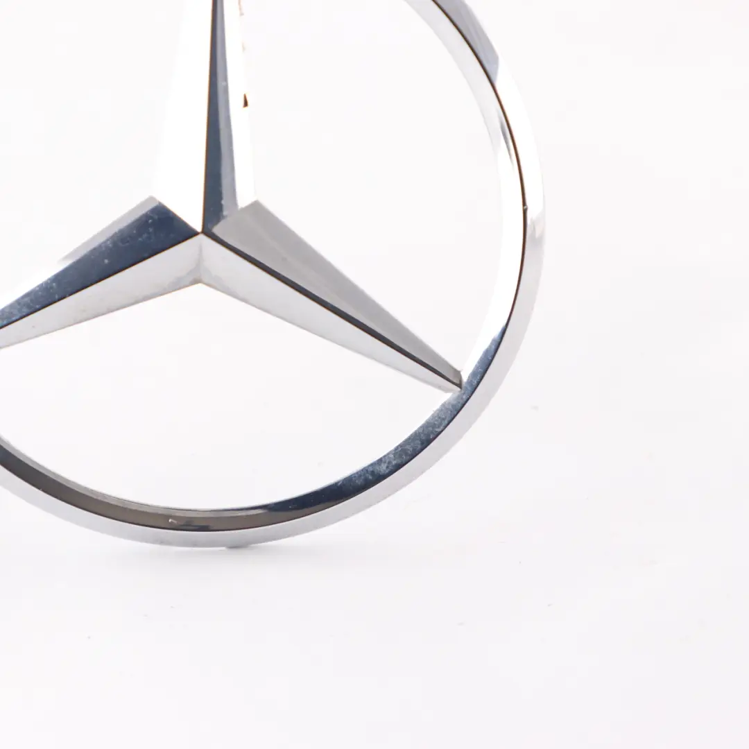 Emblema Coperchio Baule Portellone Posteriore Logo per Mercedes W177 con numero di parte A1778170000 Mercedes W177 Emblema Coperchio Baule Portellone Posteriore Logo - SKU A1778170000 - Numero di parte A1778170000