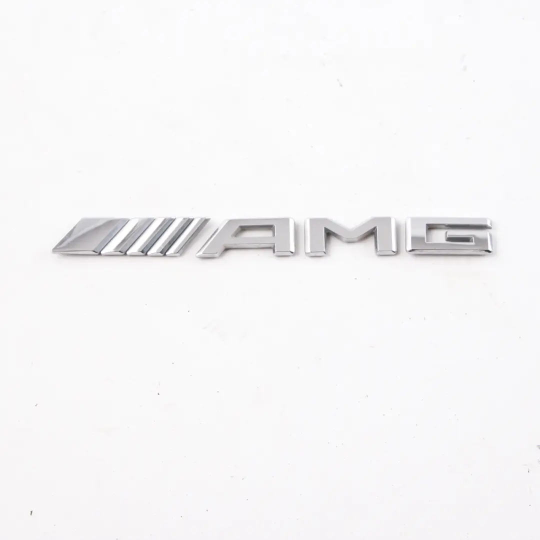 Kofferraum Emblem Hinten Aufgeklebt Abzeichen AMG für Mercedes W177 AMG mit Teilenummer A1778174600 Mercedes W177 AMG Kofferraum Emblem Hinten Aufgeklebt Abzeichen AMG - SKU A1778174600 - Teilenummer A1778174600