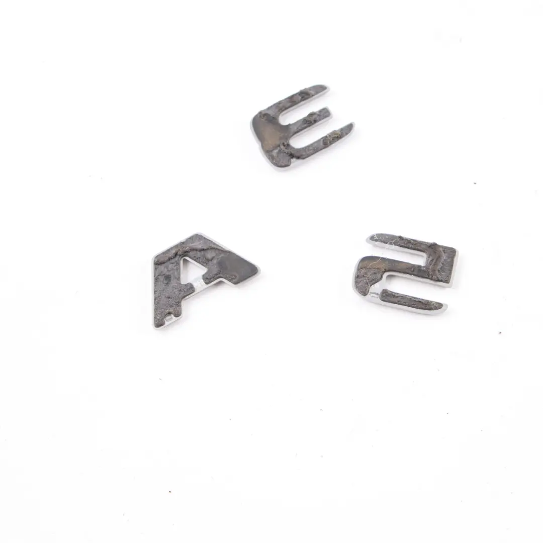 Emblem Kofferraumklappe Abzeichen Chrom A35 für Mercedes W177 A35 AMG mit Teilenummer A1778175300 Mercedes W177 A35 AMG Emblem Kofferraumklappe Abzeichen Chrom A35 - SKU A1778175300 - Teilenummer A1778175300