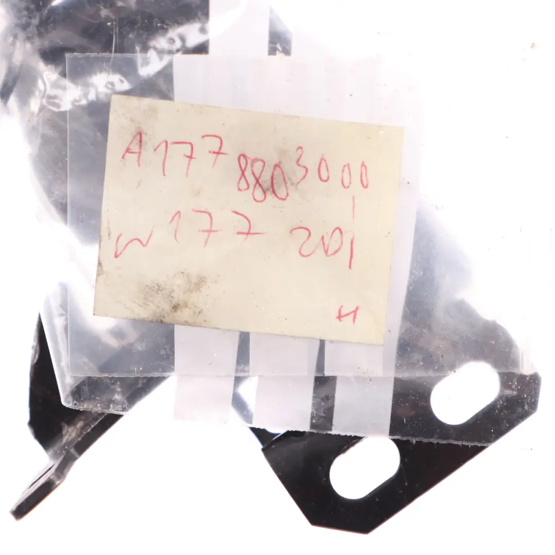 Capó Motor Tapa Cierre Pieza Inferior para Mercedes W177 con número de pieza A1778803000 Mercedes W177 Capó Motor Tapa Cierre Pieza Inferior - SKU A1778803000 - Número de pieza A1778803000