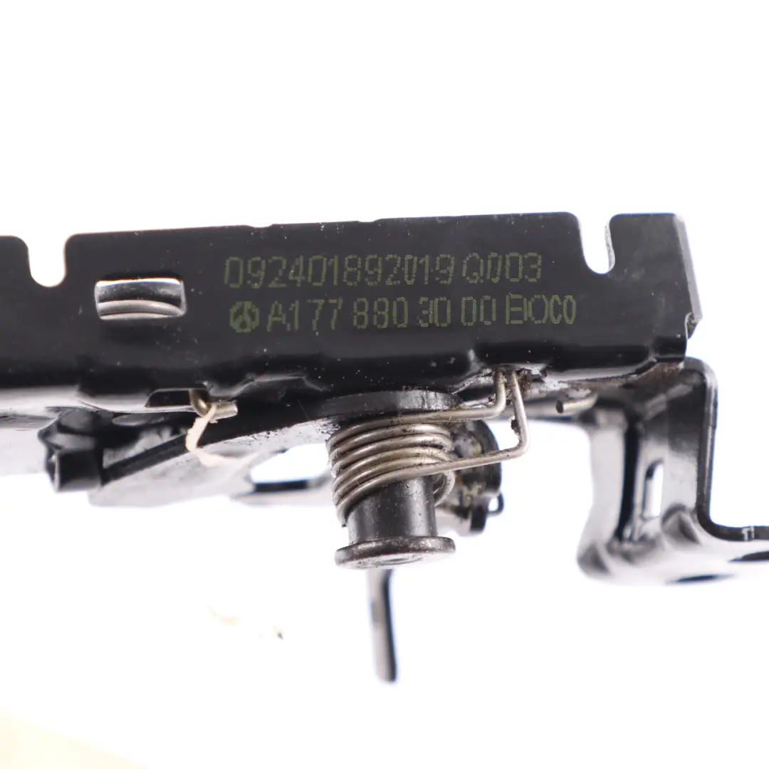 Motorhaubenabdeckung Riegelschloss Unterteil für Mercedes W177 mit Teilenummer A1778803000 Mercedes W177 Motorhaubenabdeckung Riegelschloss Unterteil - SKU A1778803000 - Teilenummer A1778803000