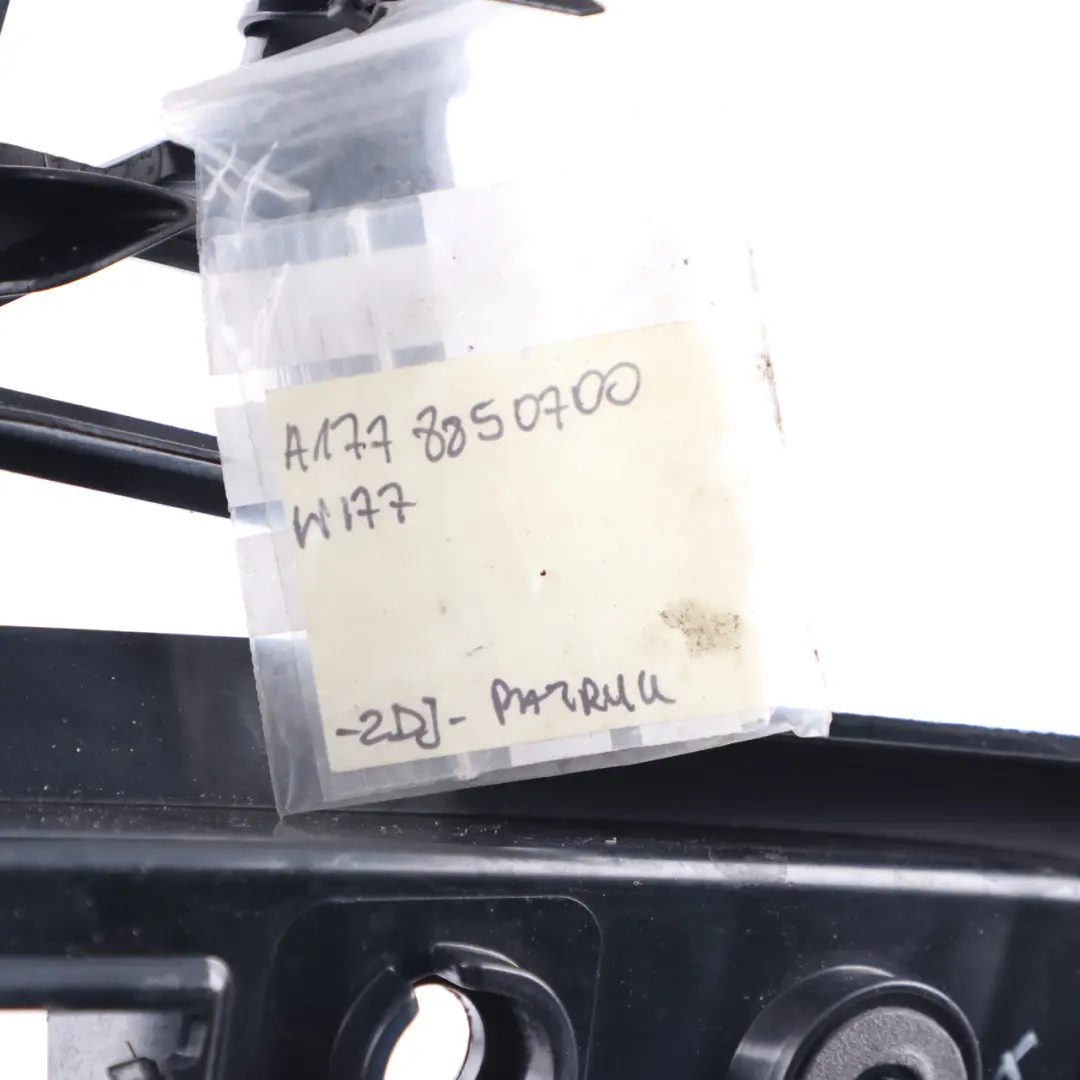 pare chocs arrière guide latéral gauche support pour Mercedes W177 à propos du numéro de pièce A1778850700 Mercedes W177 pare chocs arrière guide latéral gauche support - SKU A1778850700 - Numéro de pièce A1778850700