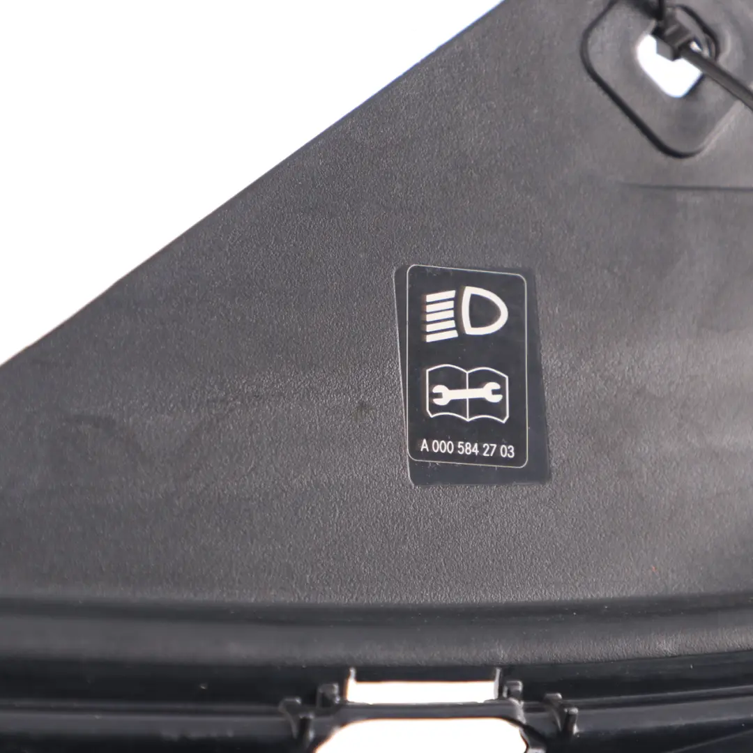 Mercedes W177 Embellecedor parachoques delantero Soporte superior izquierdo - SKU A1778859502 - Número de pieza A1778859502