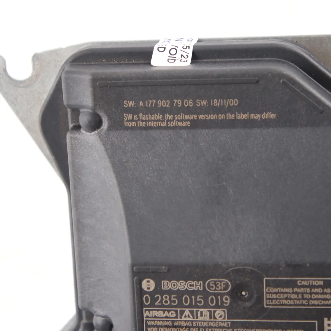 Airbag Modul SRS Steuergerät ECU für Mercedes V177 mit Teilenummer A1779000304 Mercedes V177 Airbag Modul SRS Steuergerät ECU - SKU A1779000304 - Teilenummer A1779000304