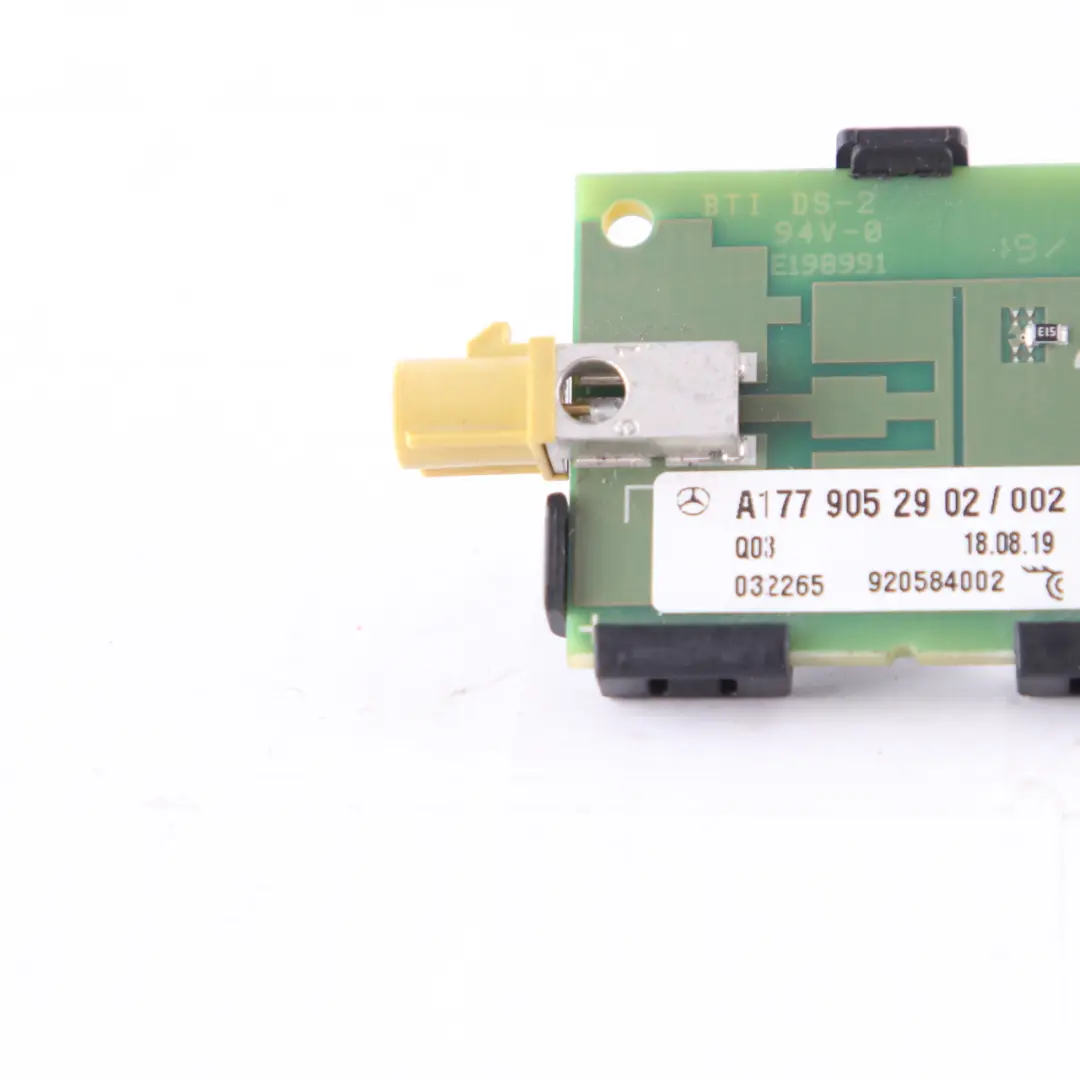 Antenna Ricevitore Modulo Antenna per Mercedes W177 W213 W247 W447 con numero di parte A1779052902 Mercedes W177 W213 W247 W447 Antenna Ricevitore Modulo Antenna - SKU A1779052902 - Numero di parte A1779052902