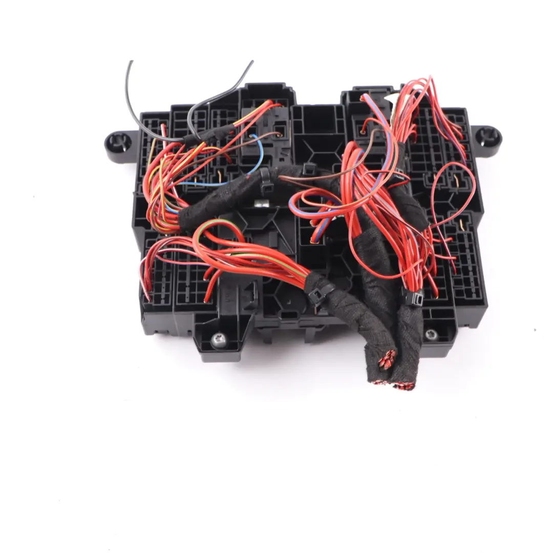 Sicherungs Kasten Strom Verteilungs Relais für Mercedes W177 mit Teilenummer A1779061002 Mercedes W177 Sicherungs Kasten Strom Verteilungs Relais - SKU A1779061002-1 - Teilenummer A1779061002