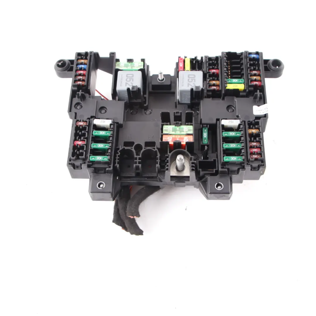 Boîte Fusibles Unité Relais Jonction Energie pour Mercedes W177 à propos du numéro de pièce A1779061002 Mercedes W177 Boîte Fusibles Unité Relais Jonction Energie - SKU A1779061002 - Numéro de pièce A1779061002