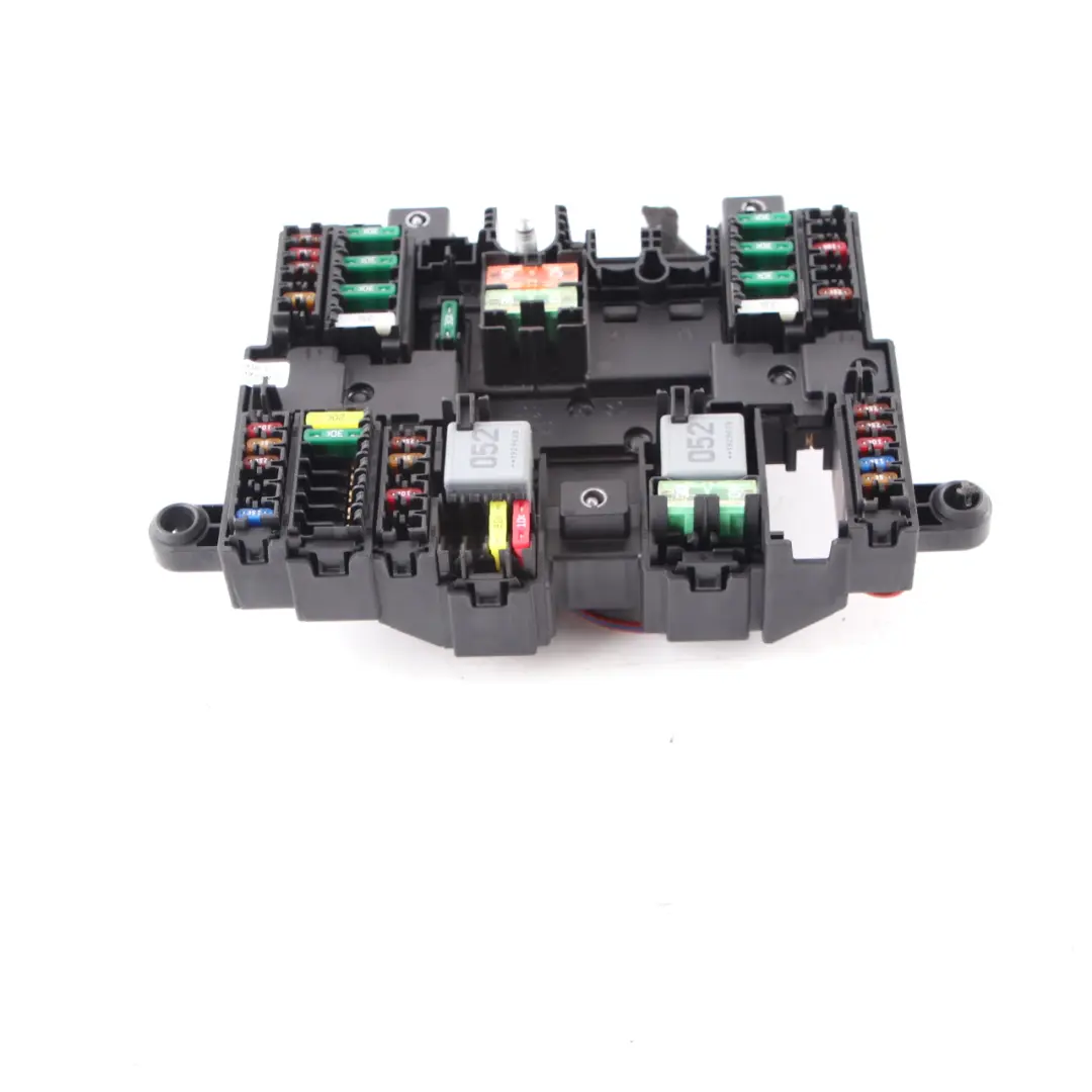 Boîte Fusibles Unité Relais Jonction Energie pour Mercedes W177 à propos du numéro de pièce A1779061002 Mercedes W177 Boîte Fusibles Unité Relais Jonction Energie - SKU A1779061002 - Numéro de pièce A1779061002