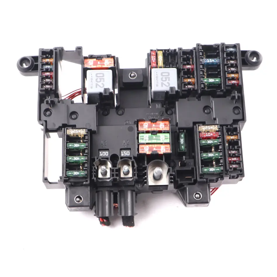 Scatola fusibili Mercedes W177 Scatola fusibili relè Unità controllo per con numero di parte A1779061102 Scatola fusibili Mercedes W177 Scatola fusibili relè Unità controllo - SKU A1779061102 - Numero di parte A1779061102