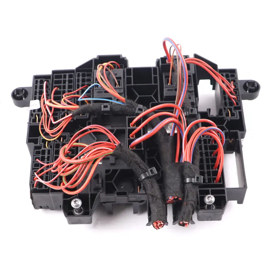 Scatola fusibili Mercedes W177 Scatola fusibili relè Unità controllo per con numero di parte A1779061102 Scatola fusibili Mercedes W177 Scatola fusibili relè Unità controllo - SKU A1779061102 - Numero di parte A1779061102