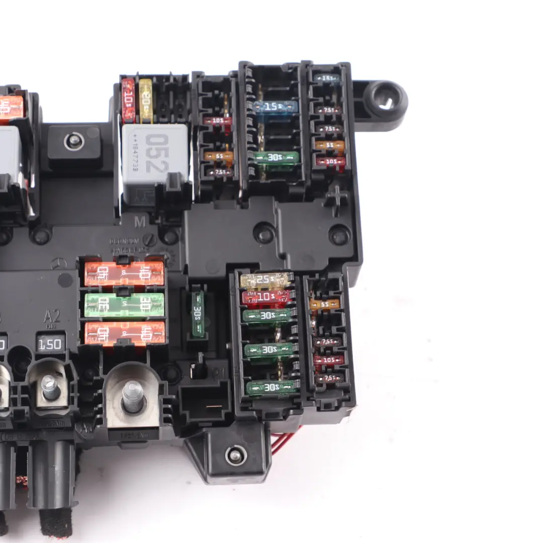 Scatola fusibili Mercedes W177 Scatola fusibili relè Unità controllo per con numero di parte A1779061102 Scatola fusibili Mercedes W177 Scatola fusibili relè Unità controllo - SKU A1779061102 - Numero di parte A1779061102