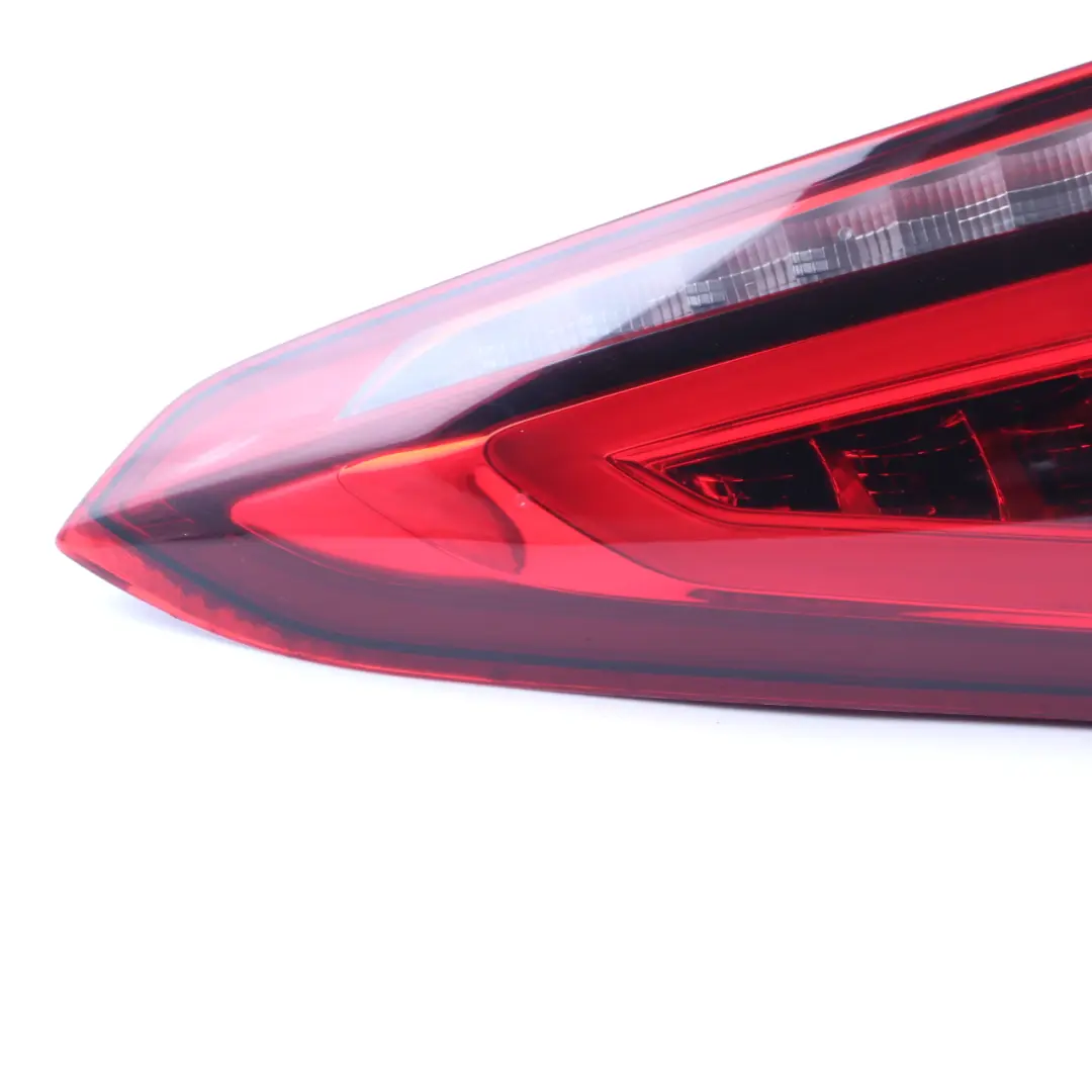 Feu arrière de coffre hayon intérieur gauche pour Mercedes W177 à propos du numéro de pièce A1779061900 Mercedes W177 Feu arrière de coffre hayon intérieur gauche - SKU A1779061900 - Numéro de pièce A1779061900