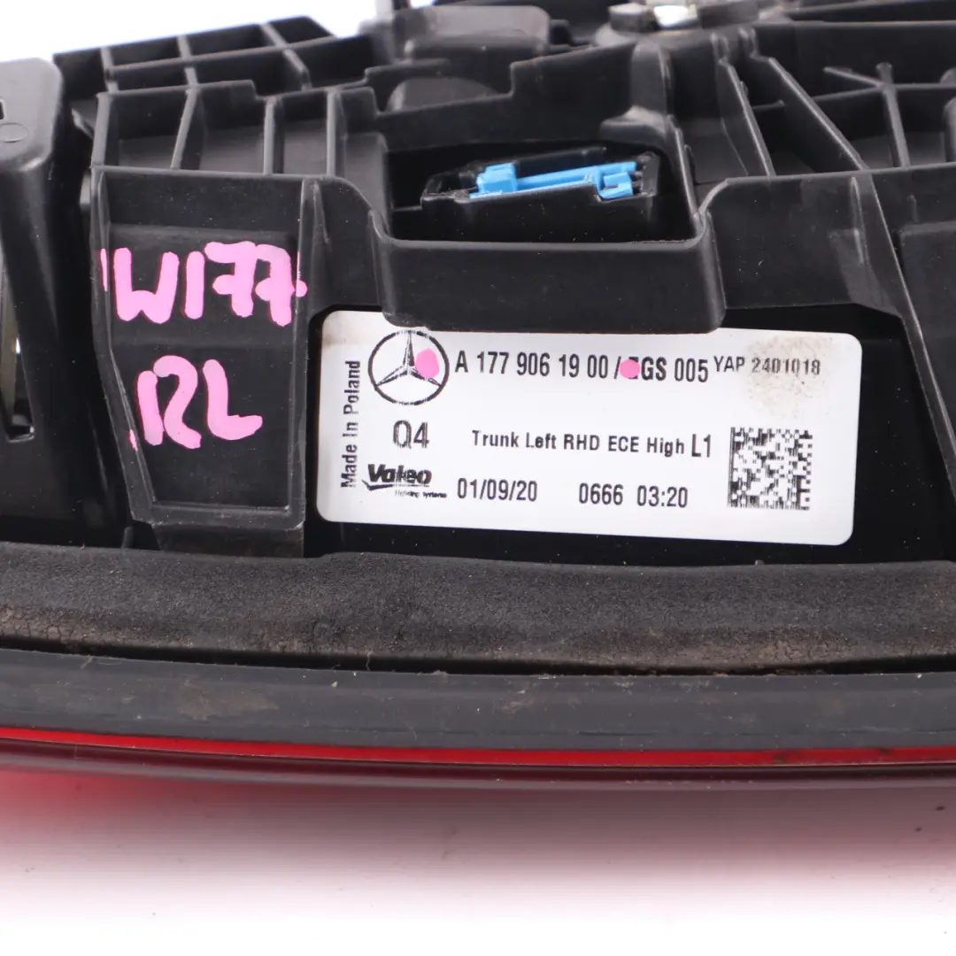 Rücklicht Kofferraum Links innere Rückleuchte für Mercedes W177 mit Teilenummer A1779061900 Mercedes W177 Rücklicht Kofferraum Links innere Rückleuchte - SKU A1779061900 - Teilenummer A1779061900