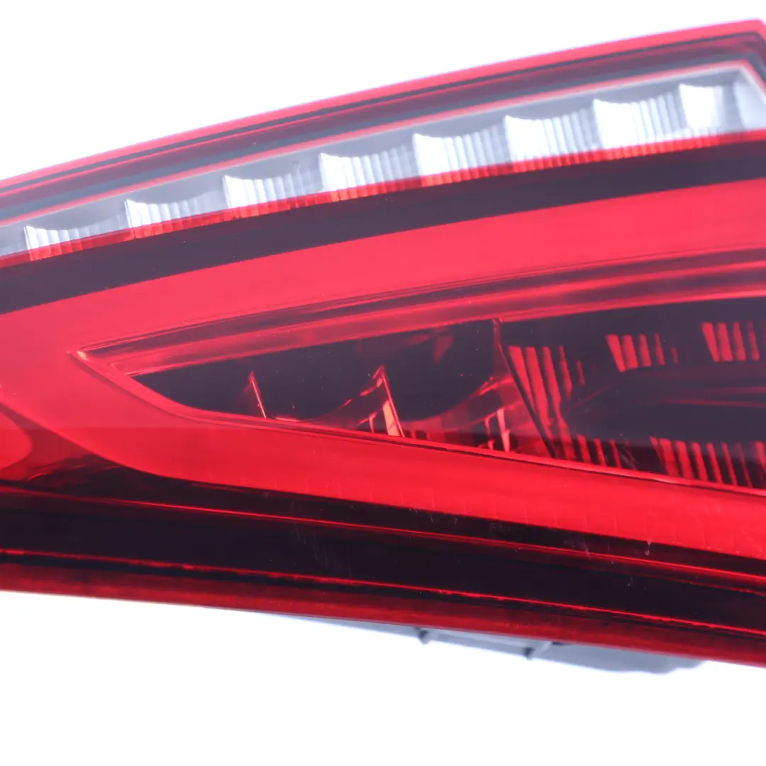 Luz Trasera Maletero Portón Trasero Interior Izquierdo para Mercedes W177 con número de pieza A1779061900 Mercedes W177 Luz Trasera Maletero Portón Trasero Interior Izquierdo - SKU A1779061900 - Número de pieza A1779061900