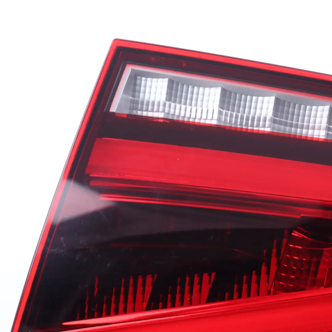 Lampa Klapy Bagażnika Wewnętrzna Tył Prawo do Mercedes W177 o numerze A1779062000 Mercedes W177 Lampa Klapy Bagażnika Wewnętrzna Tył Prawo - SKU A1779062000 - Numer Części A1779062000