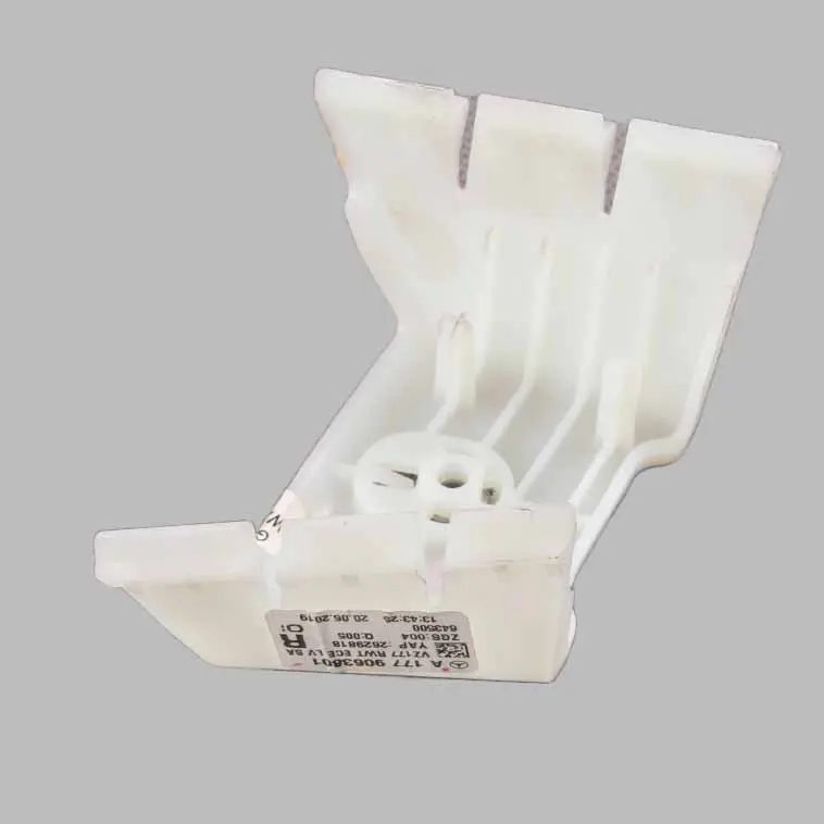 Feu Arrière Coffre Droit Bracket Trim Holder pour Mercedes V177 à propos du numéro de pièce A1779063801 Mercedes V177 Feu Arrière Coffre Droit Bracket Trim Holder - SKU A1779063801-1 - Numéro de pièce A1779063801