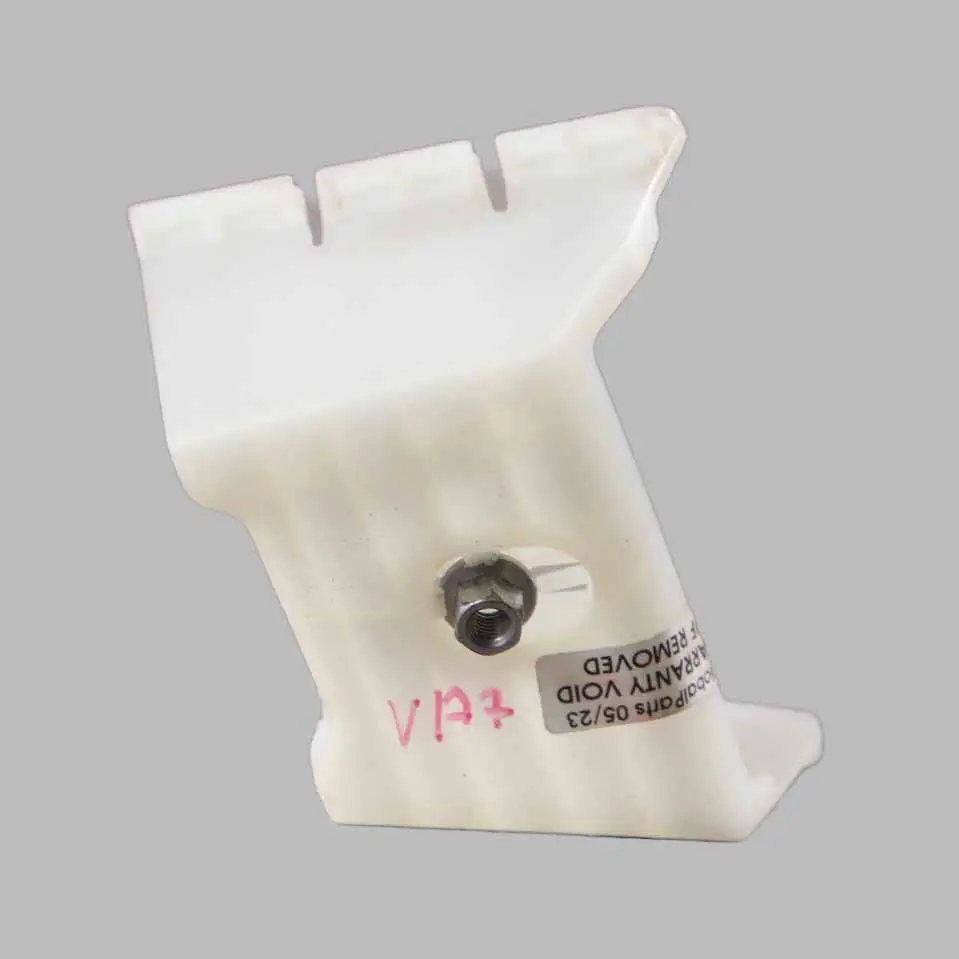 Feu Arrière Coffre Droit Bracket Trim Holder pour Mercedes V177 à propos du numéro de pièce A1779063801 Mercedes V177 Feu Arrière Coffre Droit Bracket Trim Holder - SKU A1779063801-1 - Numéro de pièce A1779063801