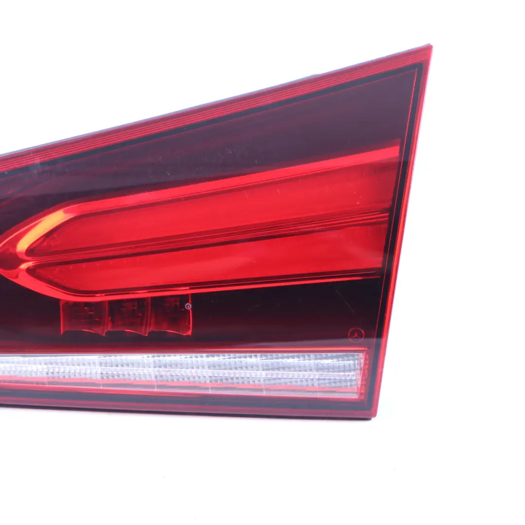 Lampa Tylna W Klapę Bagażnika Tylna Prawa do Mercedes V177 o numerze A1779063801 Mercedes V177 Lampa Tylna W Klapę Bagażnika Tylna Prawa - SKU A1779063801 - Numer Części A1779063801