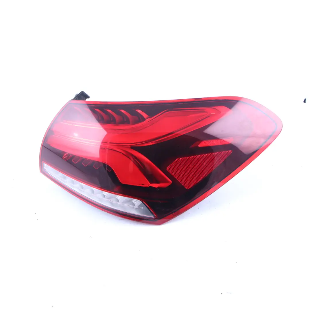 Licht Lampe Seitenwand hinten rechts LED für Mercedes V177 mit Teilenummer A1779067200 Mercedes V177 Licht Lampe Seitenwand hinten rechts LED - SKU A1779067200 - Teilenummer A1779067200