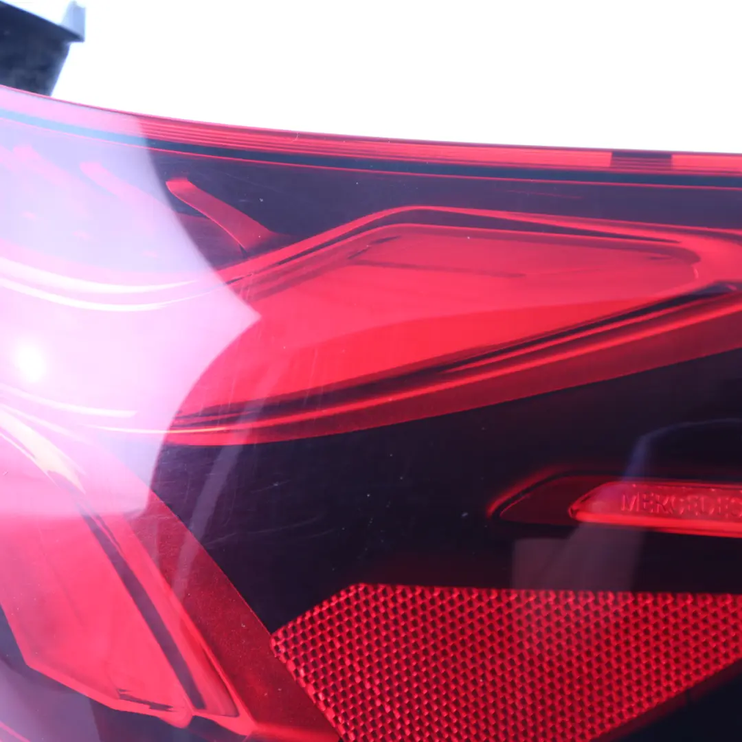 Licht Lampe Seitenwand hinten rechts LED für Mercedes V177 mit Teilenummer A1779067200 Mercedes V177 Licht Lampe Seitenwand hinten rechts LED - SKU A1779067200 - Teilenummer A1779067200