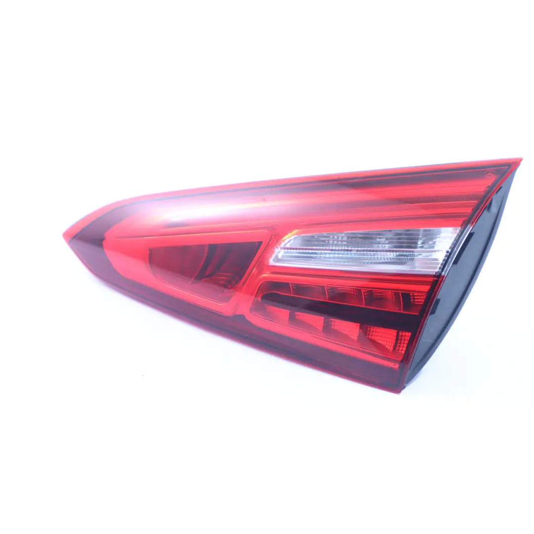 Luce Posteriore Baule Portellone Destro Fanale interno per Mercedes W177 con numero di parte A1779069200 Mercedes W177 Luce Posteriore Baule Portellone Destro Fanale interno - SKU A1779069200 - Numero di parte A1779069200
