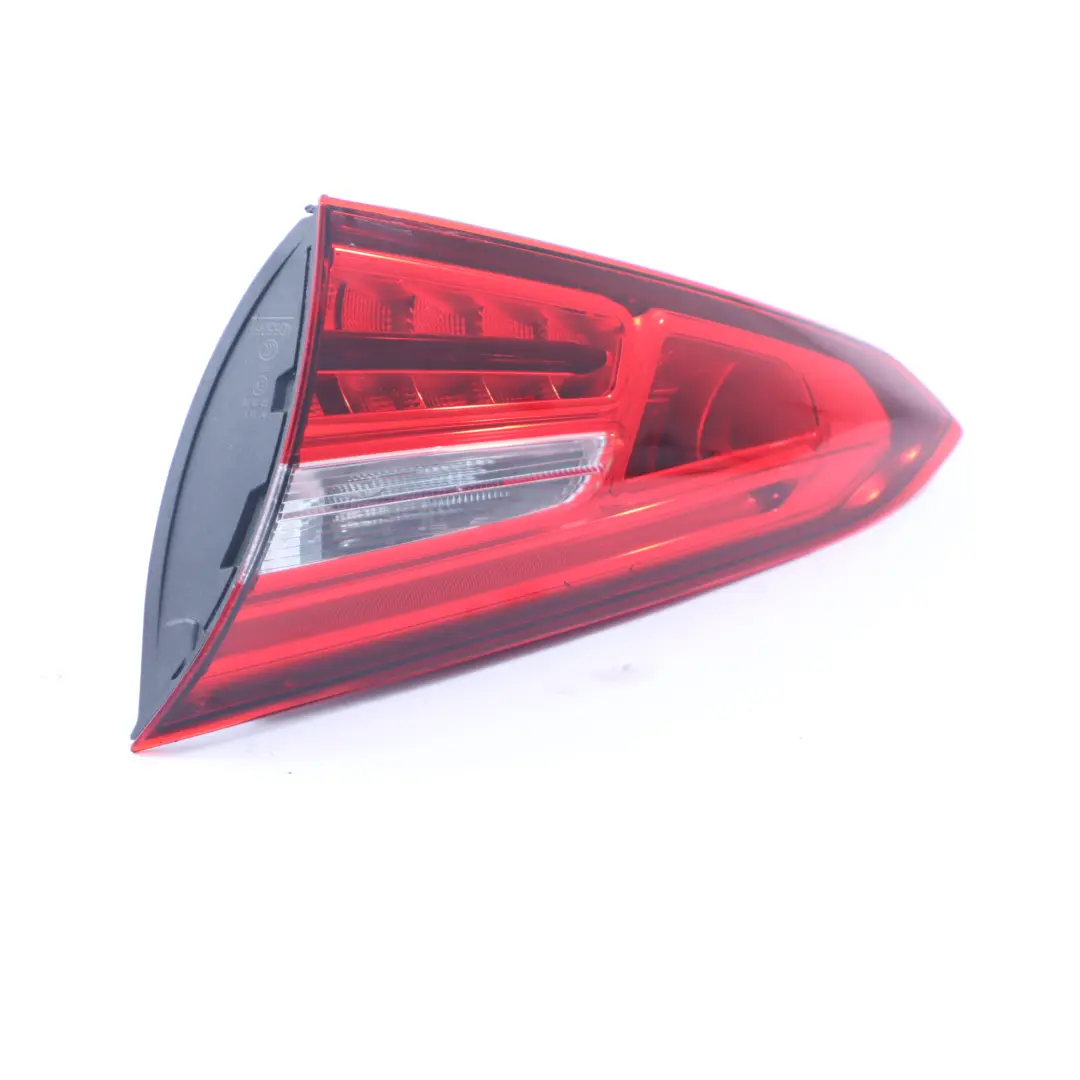 Luce Posteriore Baule Portellone Destro Fanale interno per Mercedes W177 con numero di parte A1779069200 Mercedes W177 Luce Posteriore Baule Portellone Destro Fanale interno - SKU A1779069200 - Numero di parte A1779069200