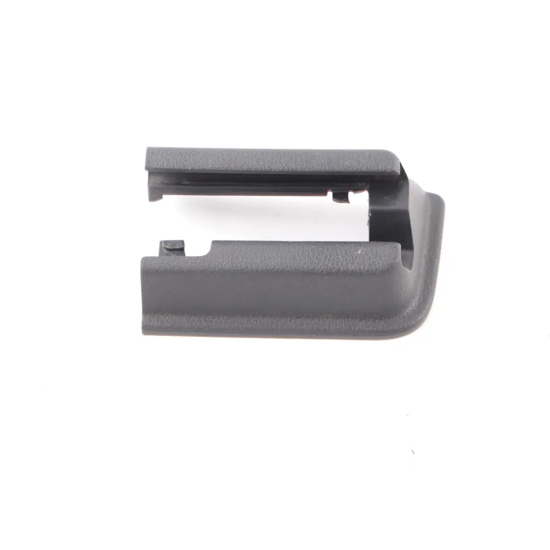 Vordersitzschiene Abdeckung hinten rechts schwarz für Mercedes W177 mit Teilenummer A1779190800 Mercedes W177 Vordersitzschiene Abdeckung hinten rechts schwarz - SKU A1779190800 - Teilenummer A1779190800