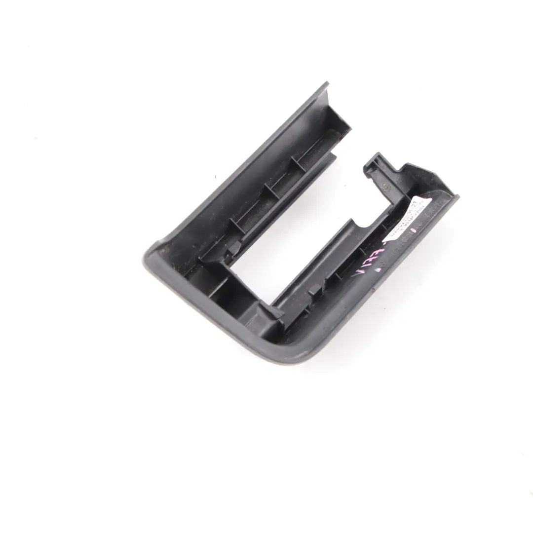 Asiento Delantero Rail Cover Trasero Derecho Negro para Mercedes W177 con número de pieza A1779190800 Mercedes W177 Asiento Delantero Rail Cover Trasero Derecho Negro - SKU A1779190800 - Número de pieza A1779190800