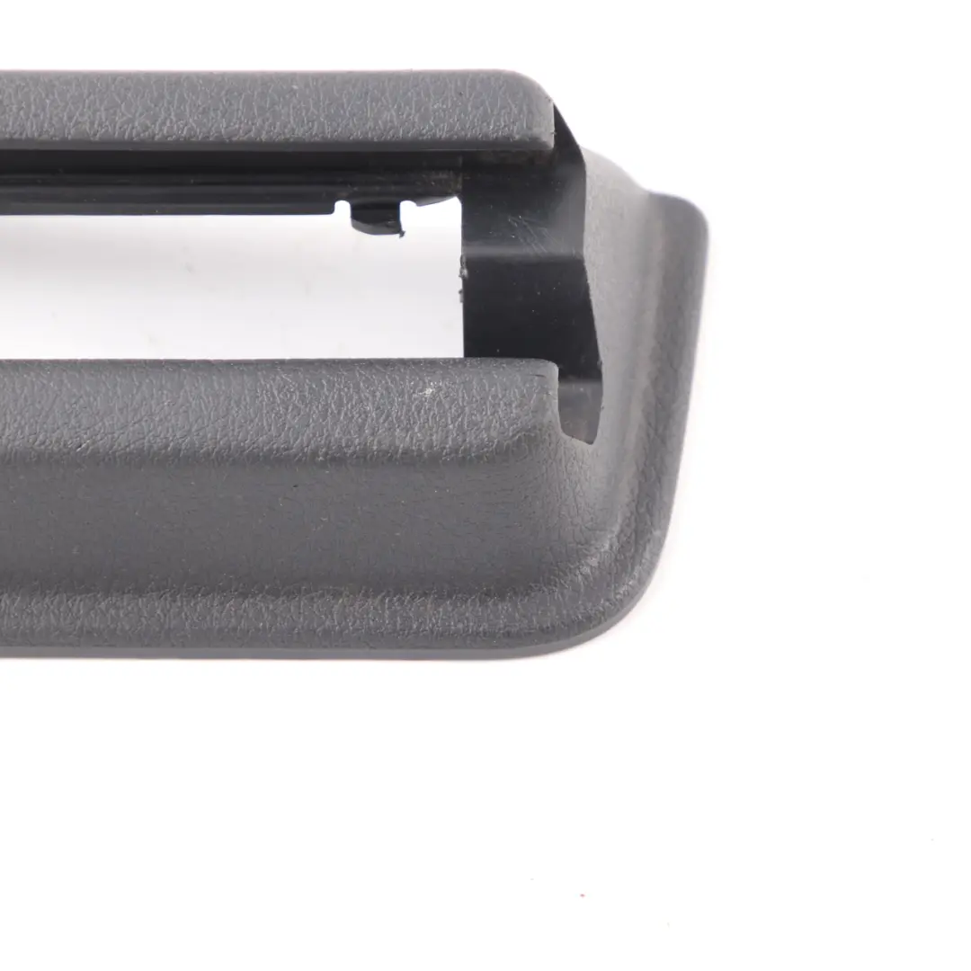 Mercedes W177 Asiento Delantero Rail Cover Trasero Derecho Negro - SKU A1779190800 - Número de pieza A1779190800