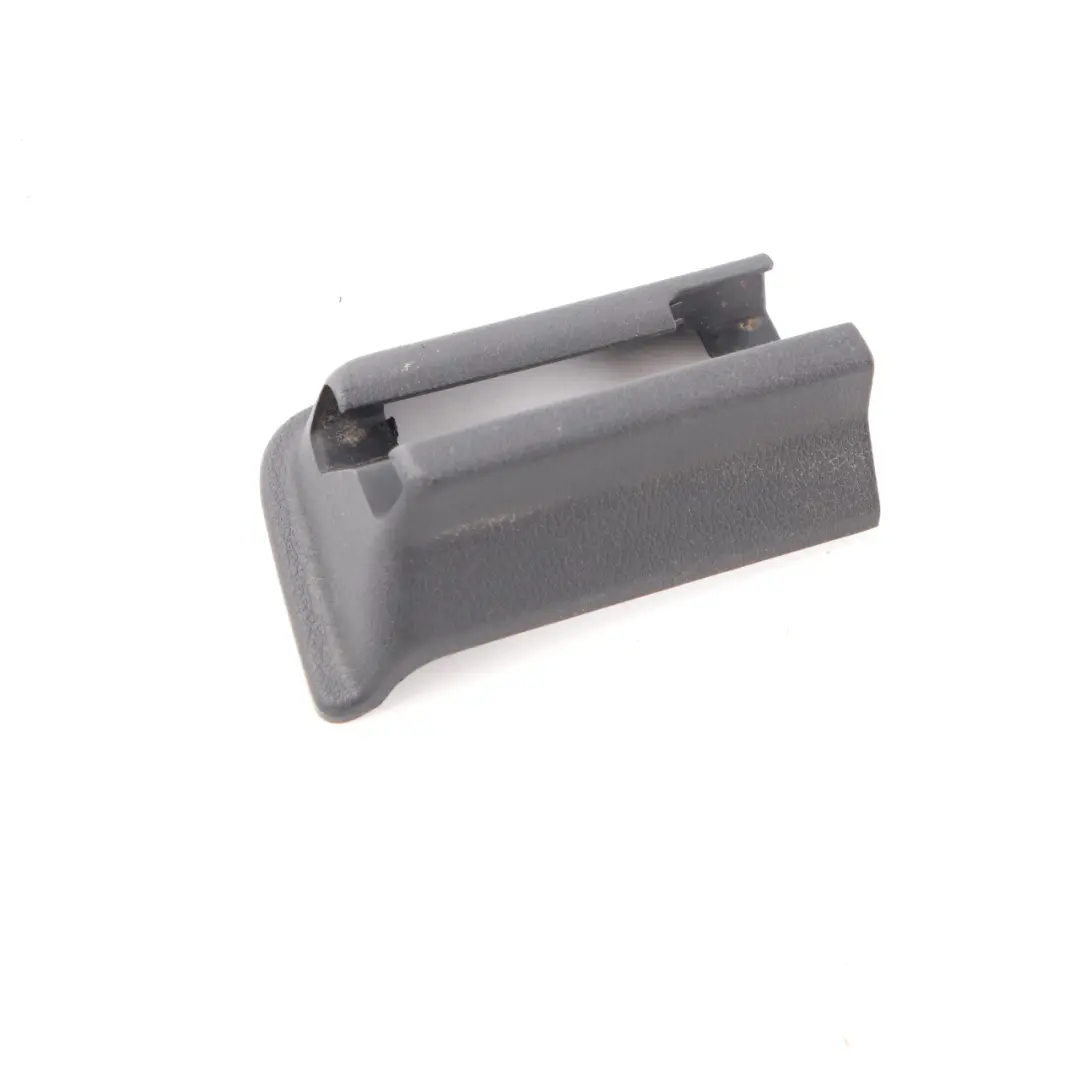 Asiento Delantero Rail Cover Trasero Derecho Negro para Mercedes W177 con número de pieza A1779190800 Mercedes W177 Asiento Delantero Rail Cover Trasero Derecho Negro - SKU A1779190800 - Número de pieza A1779190800