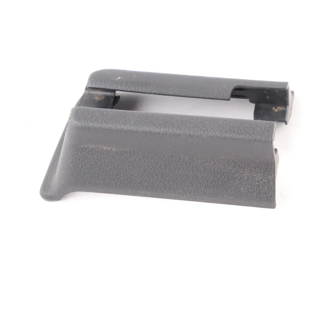 Cache rail siège avant Panneau garniture arrière droit noir pour Mercedes W177 à propos du numéro de pièce A1779190800 Mercedes W177 Cache rail siège avant Panneau garniture arrière droit noir - SKU A1779190800 - Numéro de pièce A1779190800