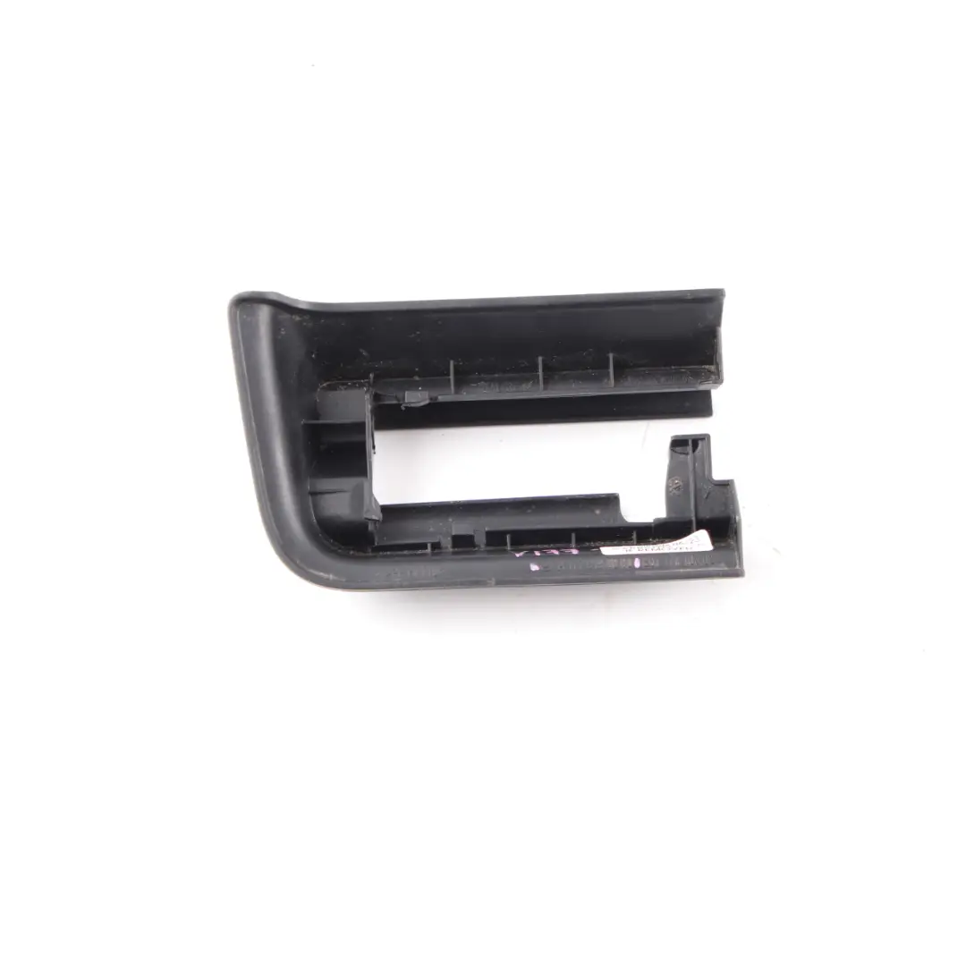 Vordersitzschiene Abdeckung hinten rechts schwarz für Mercedes W177 mit Teilenummer A1779190800 Mercedes W177 Vordersitzschiene Abdeckung hinten rechts schwarz - SKU A1779190800 - Teilenummer A1779190800