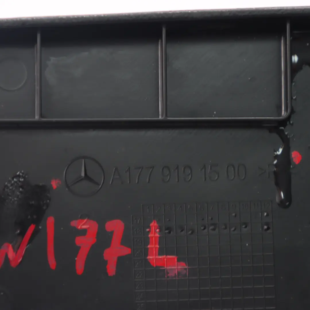 Mercedes W177 Siège Avant Gauche Couvercle Panneau Extérieur Noir - SKU A1779191500 - Numéro de pièce A1779191500