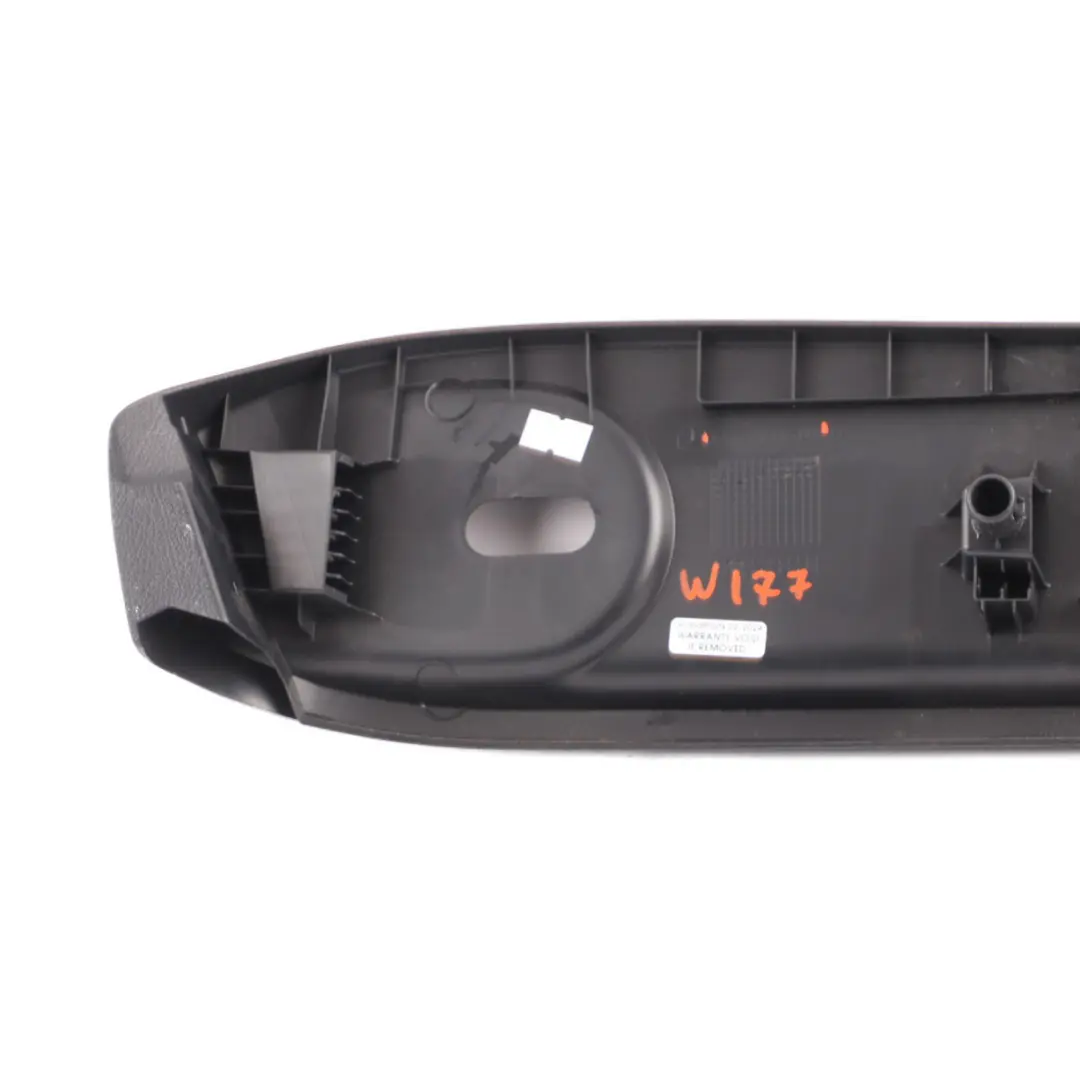 Funda asiento Mercedes W177 W247 Panel embellecedor derecho exterior para con número de pieza A1779191600 Funda asiento Mercedes W177 W247 Panel embellecedor derecho exterior - SKU A1779191600 - Número de pieza A1779191600