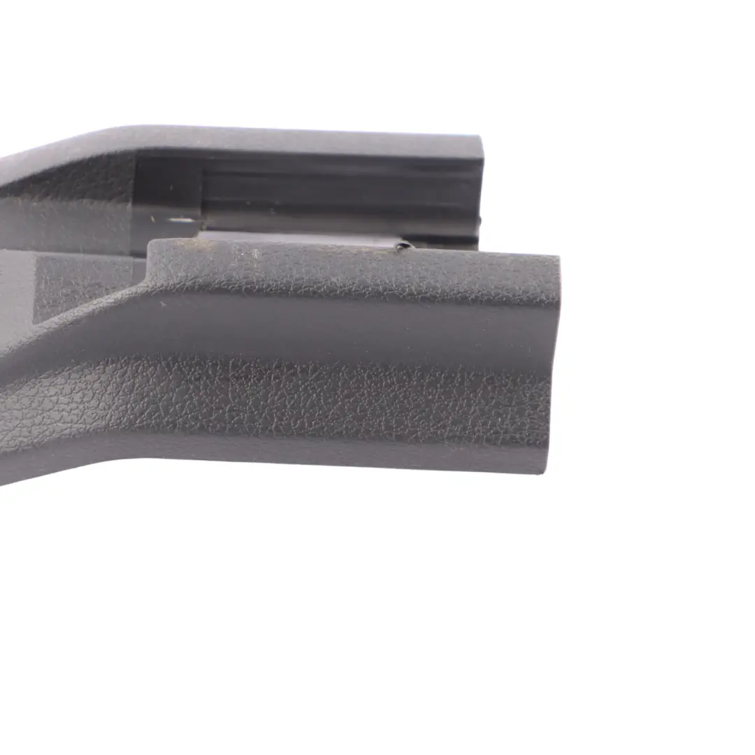 Cache garniture rail siège intérieur avant gauche pour Mercedes W177 à propos du numéro de pièce A1779193500 Mercedes W177 Cache garniture rail siège intérieur avant gauche - SKU A1779193500 - Numéro de pièce A1779193500