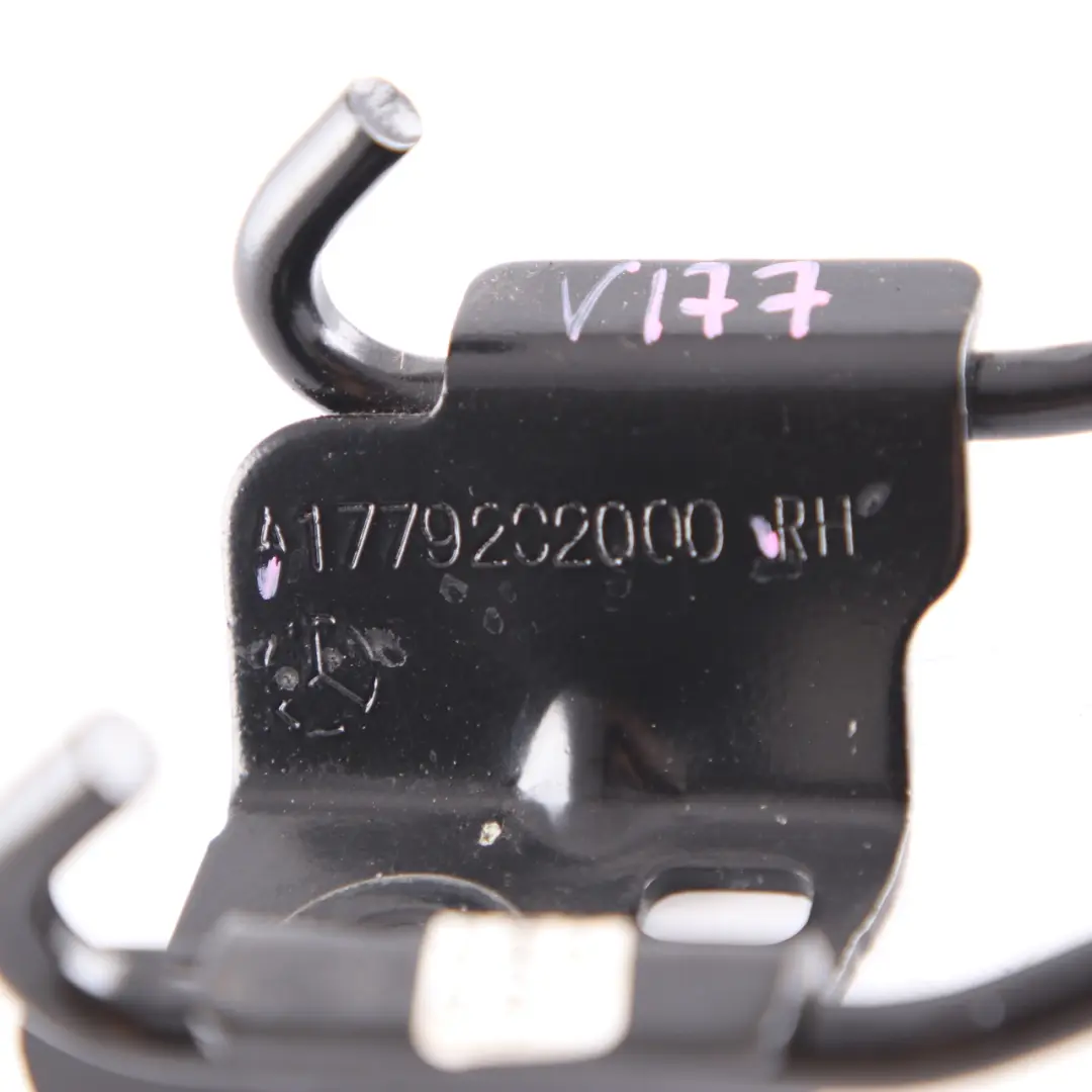 Sedile posteriore Panca Isofix Staffa destra Supporto montaggio per Mercedes W177 con numero di parte A1779202000 Mercedes W177 Sedile posteriore Panca Isofix Staffa destra Supporto montaggio - SKU A1779202000 - Numero di parte A1779202000