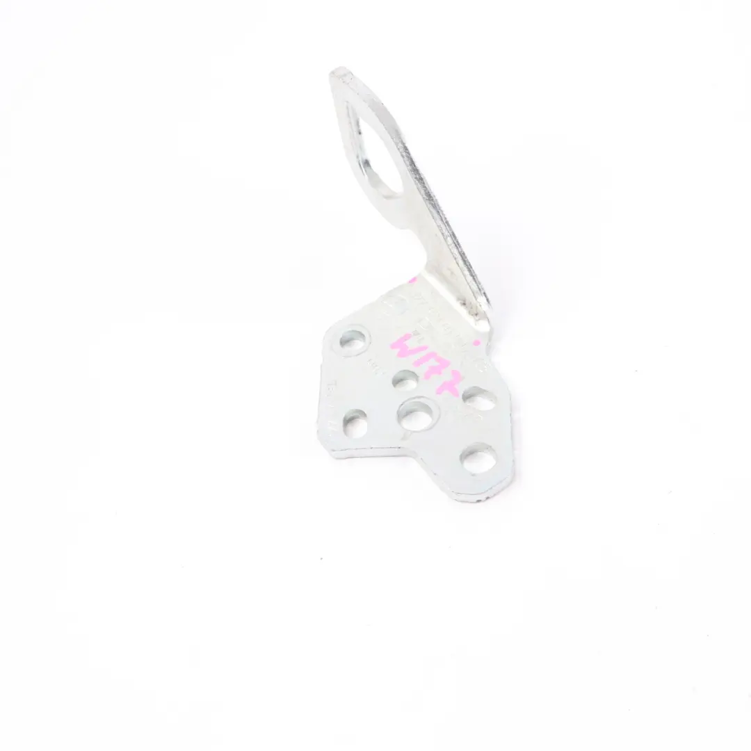 Rücksitzlehnen Halterung Links für Mercedes W177 mit Teilenummer A1779210100 Mercedes W177 Rücksitzlehnen Halterung Links - SKU A1779210100 - Teilenummer A1779210100