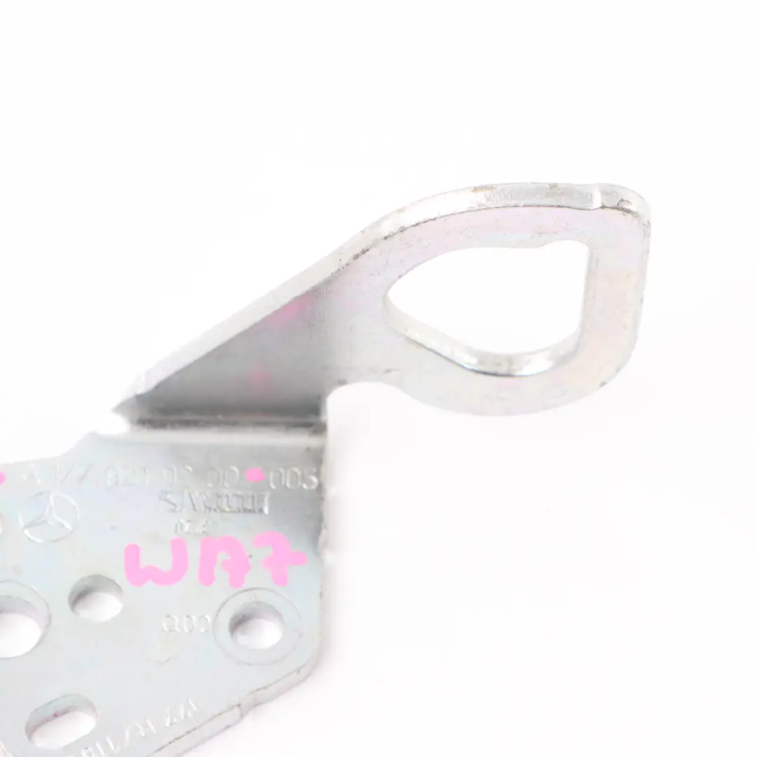 Support de montage de dossier de siège arrière droit Mercedes W177 - SKU A1779210200 - Numéro de pièce A1779210200