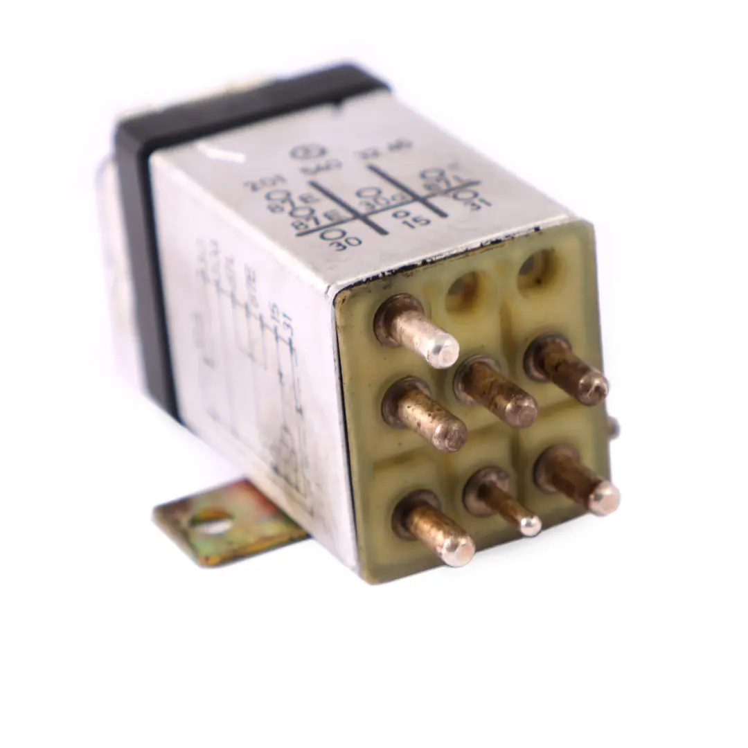 M111 Relais de protection contre les surcharges pour Mercedes E200 S124 à propos du numéro de pièce A2015403245 Mercedes E200 S124 M111 Relais de protection contre les surcharges - SKU A2015403245 - Numéro de pièce A2015403245