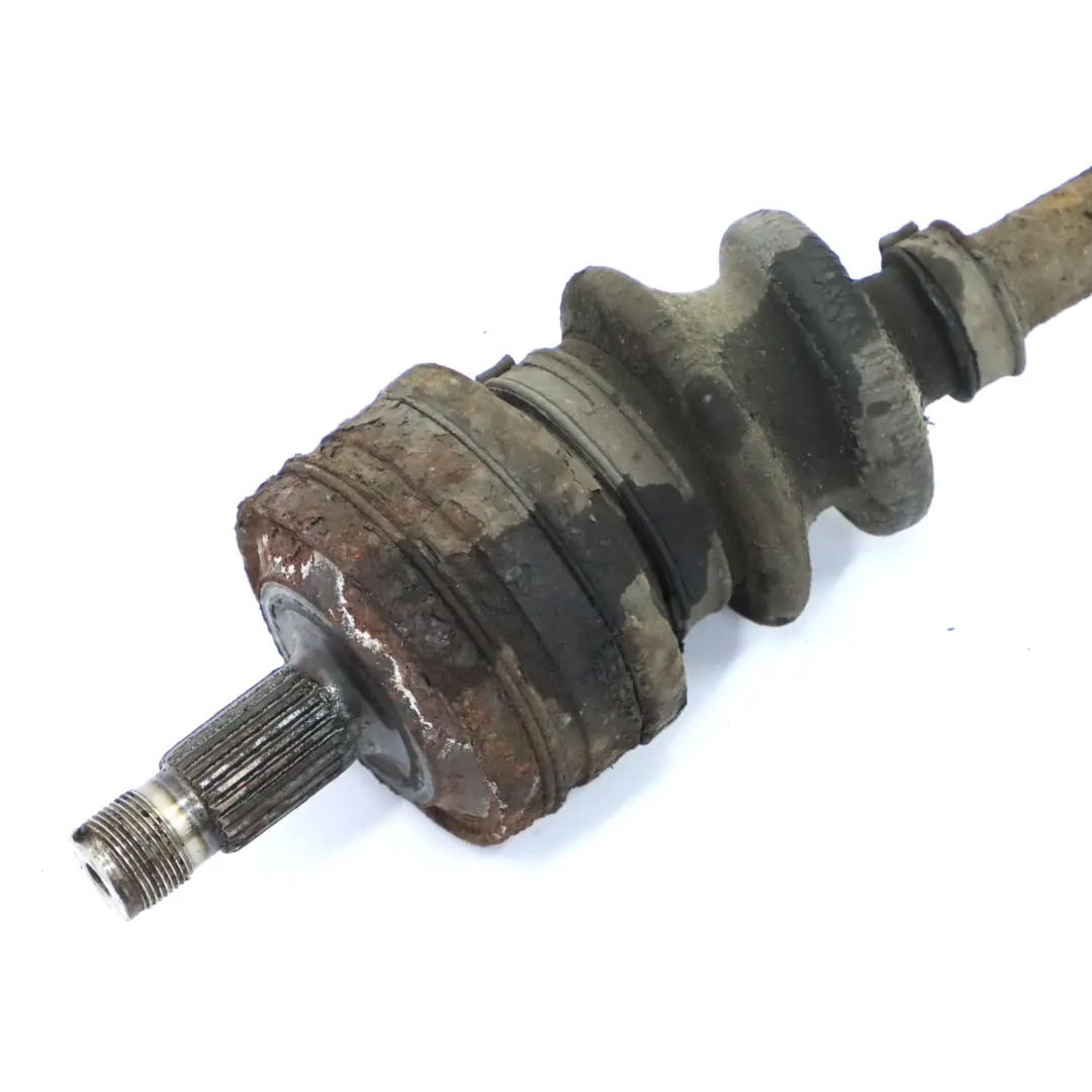 Albero trasmissione posteriore sinistro destro per Mercedes W202 con numero di parte A2023505610 Mercedes W202 Albero trasmissione posteriore sinistro destro - SKU A2023505610 - Numero di parte A2023505610