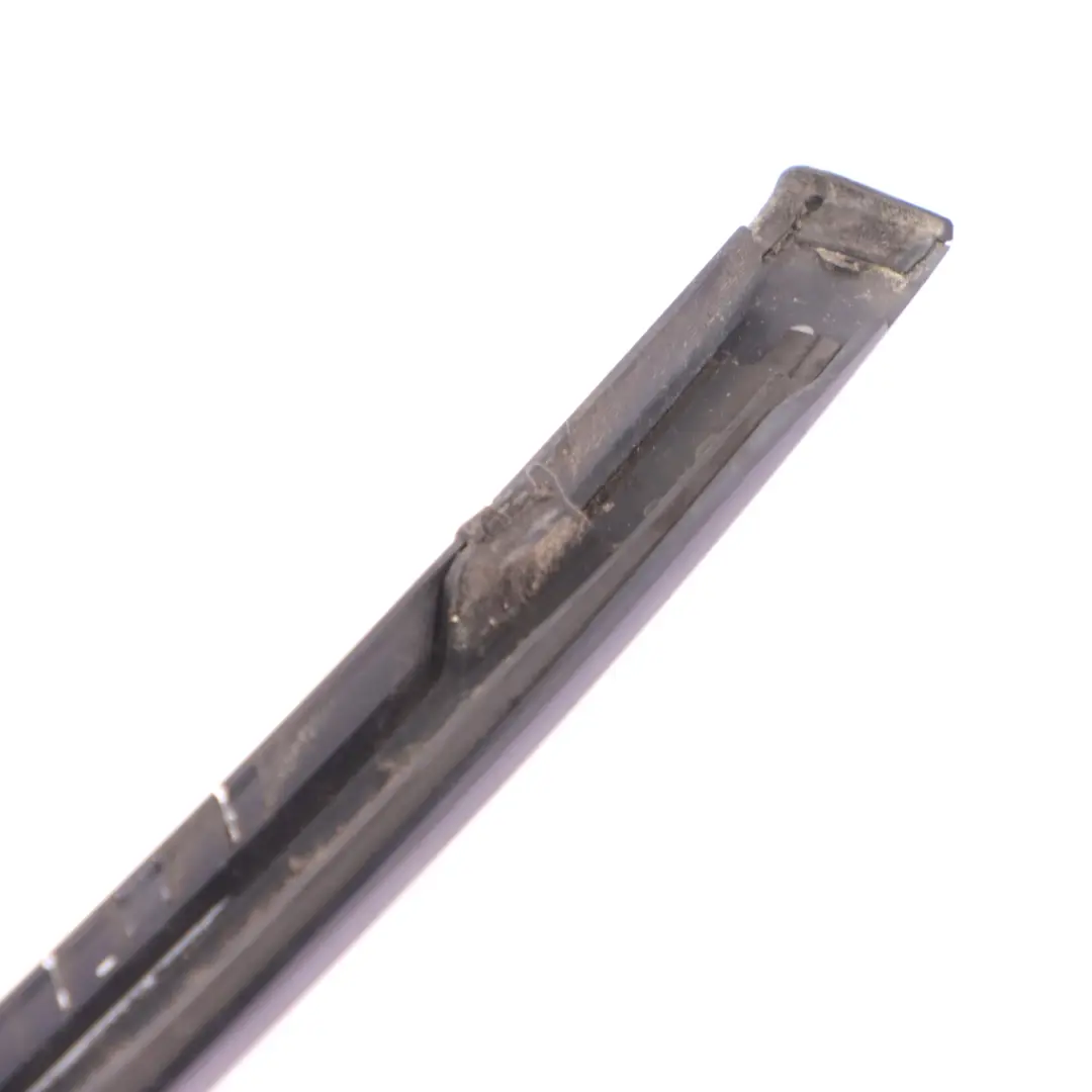 Mercedes W202 Dichtung Wasserabweiser Leiste vorne links Dichtung - SKU A2026980198 - Teilenummer A2026980198